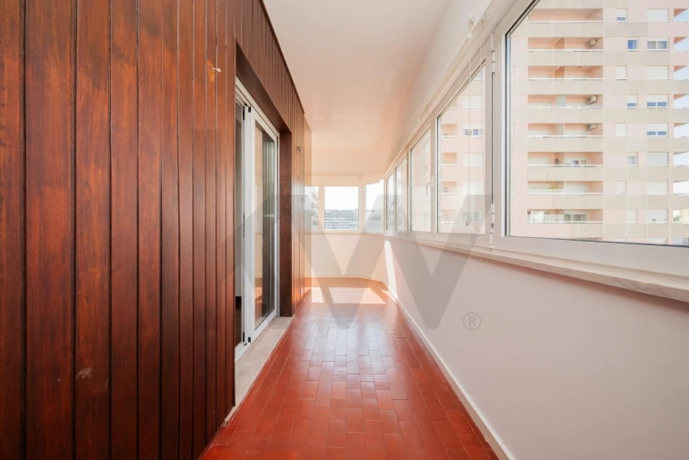 Apartamento T3 para Arrendamento em Algés, Linda-A-Velha e Cruz Quebrada-Dafundo Foto 18