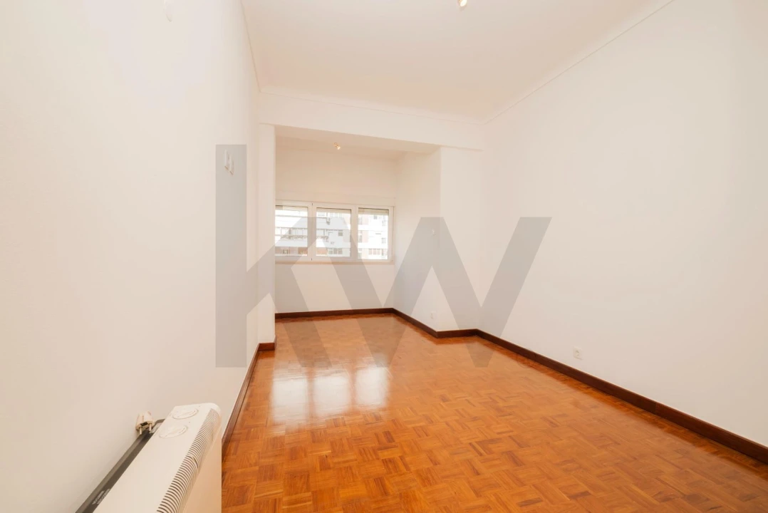 Apartamento T3 para Arrendamento em Algés, Linda-A-Velha e Cruz Quebrada-Dafundo Foto 10