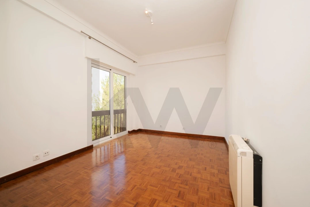 Apartamento T3 para Arrendamento em Algés, Linda-A-Velha e Cruz Quebrada-Dafundo Foto 8