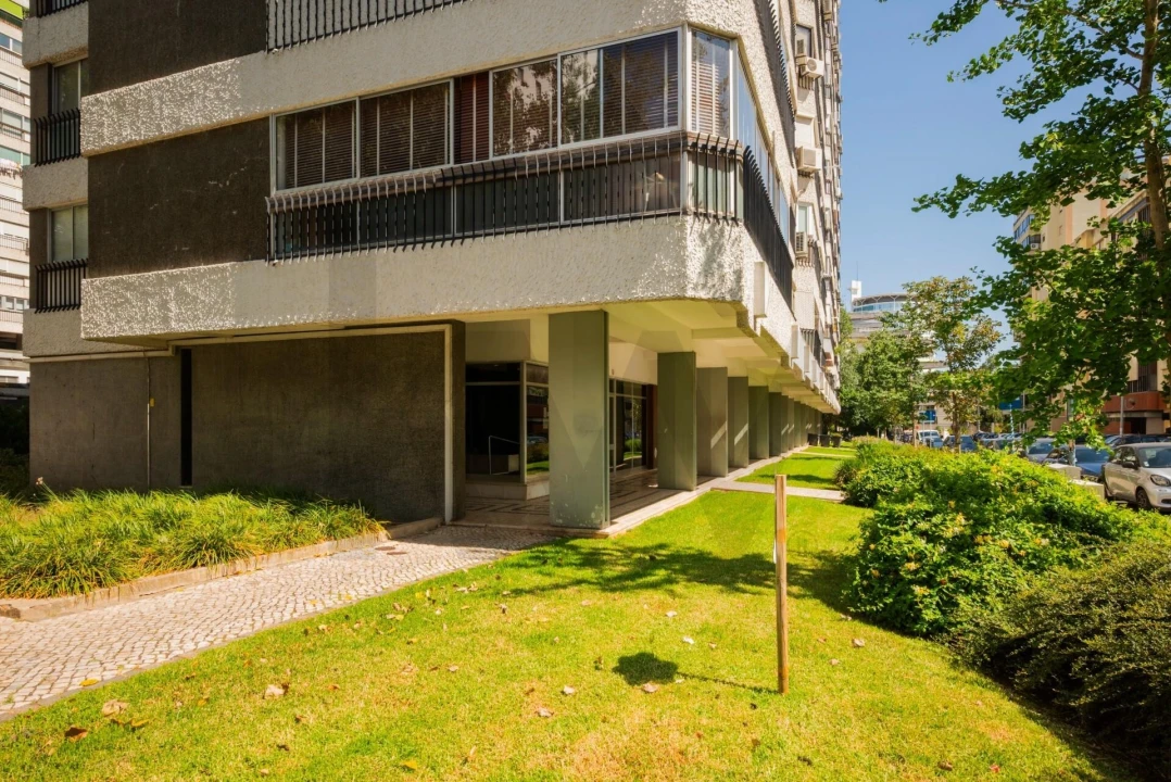 Apartamento T3 para Arrendamento em Algés, Linda-A-Velha e Cruz Quebrada-Dafundo Foto 38