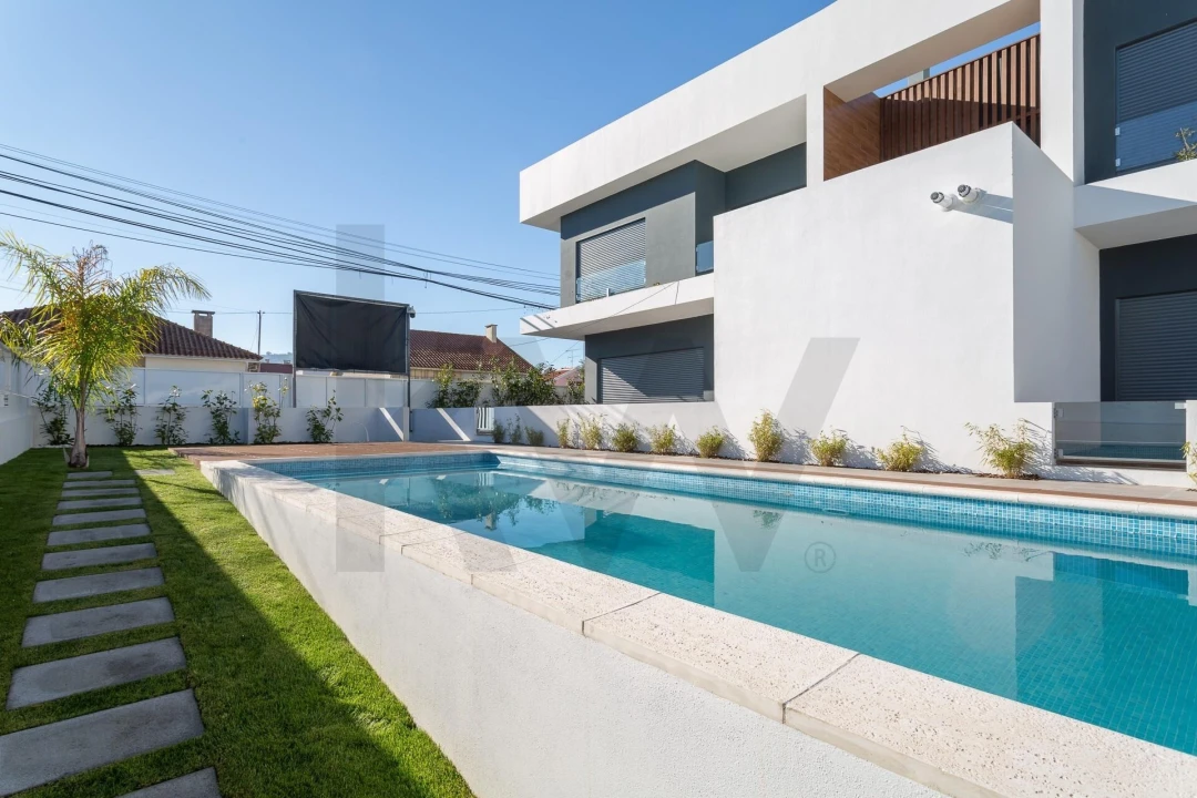 Moradia T4 para Venda em Loures Foto 75