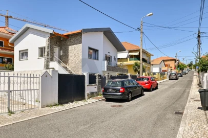 Moradia T5 para Venda em Porto Salvo