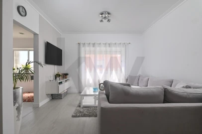 Moradia T5 para Venda em Porto Salvo