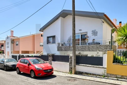 Moradia T5 para Venda em Porto Salvo