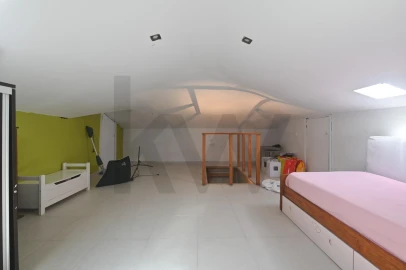 Moradia T5 para Venda em Porto Salvo