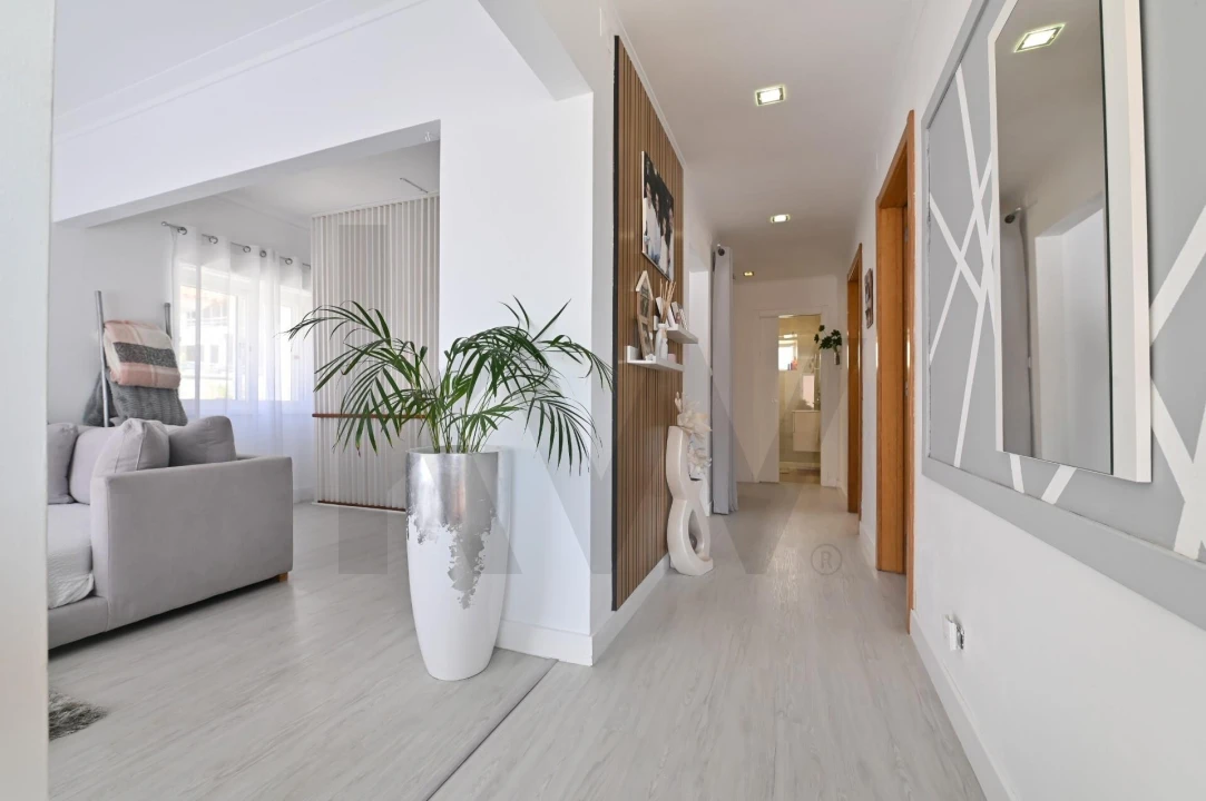 Moradia T5 para Venda em Porto Salvo Foto 25
