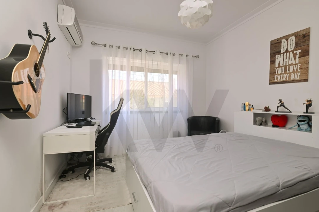 Moradia T5 para Venda em Porto Salvo Foto 32