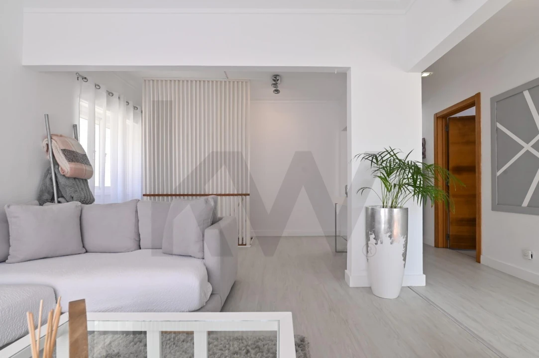 Moradia T5 para Venda em Porto Salvo Foto 27