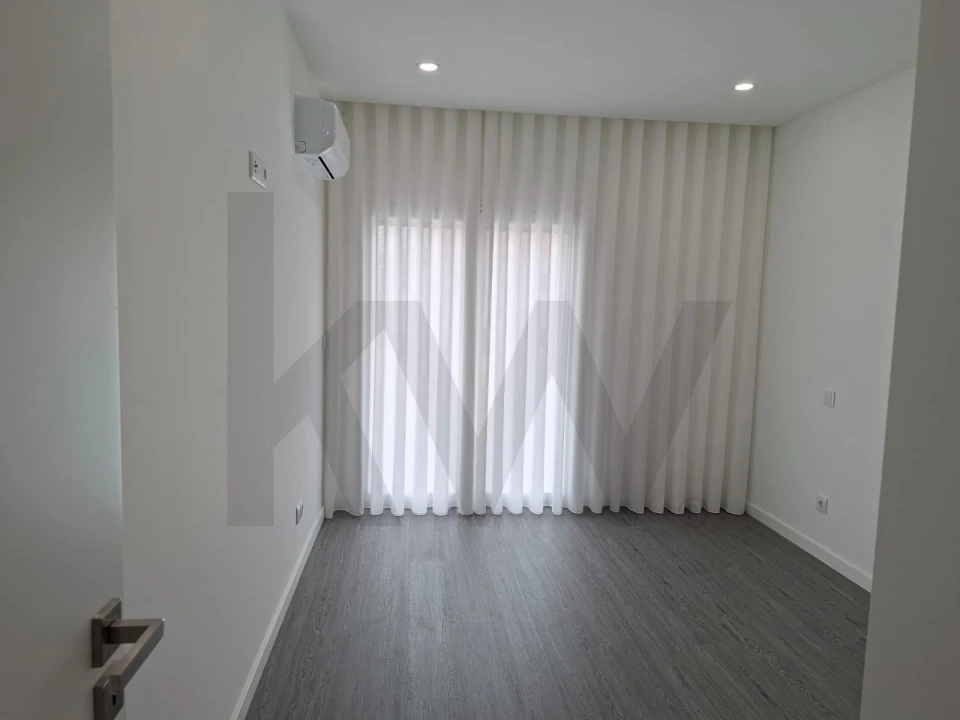 Apartamento T2 para Venda em Corroios Foto 10
