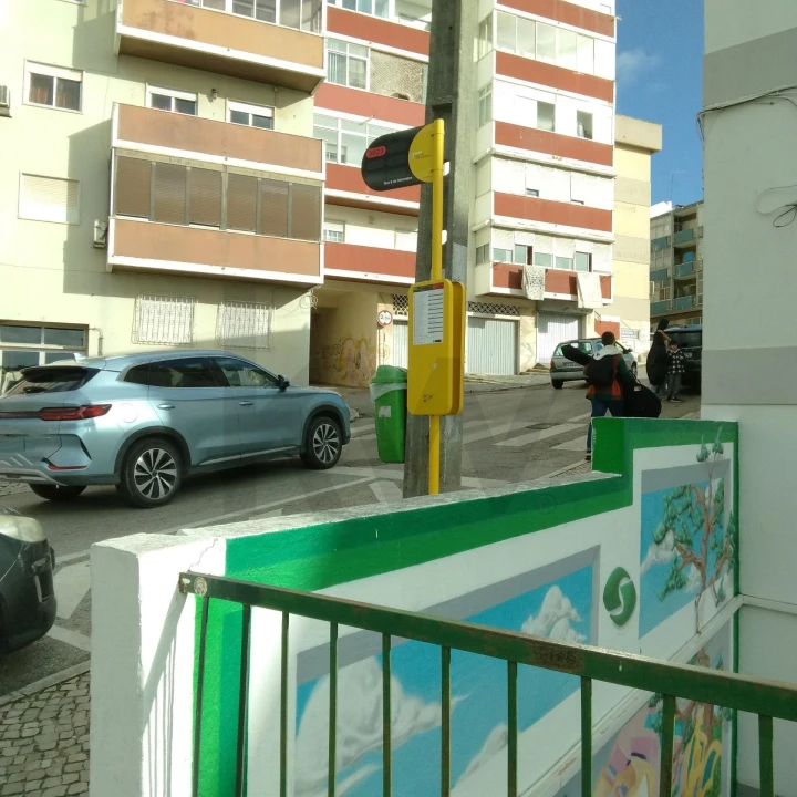 Apartamento T1 para Arrendamento em Laranjeiro e Feijó Foto 29