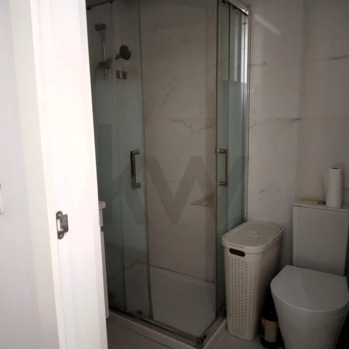 Apartamento T1 para Arrendamento em Laranjeiro e Feijó Foto 21