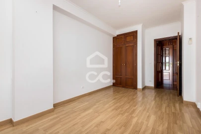 Apartamento T3 para Arrendamento em Malagueira e Horta das Figueiras
