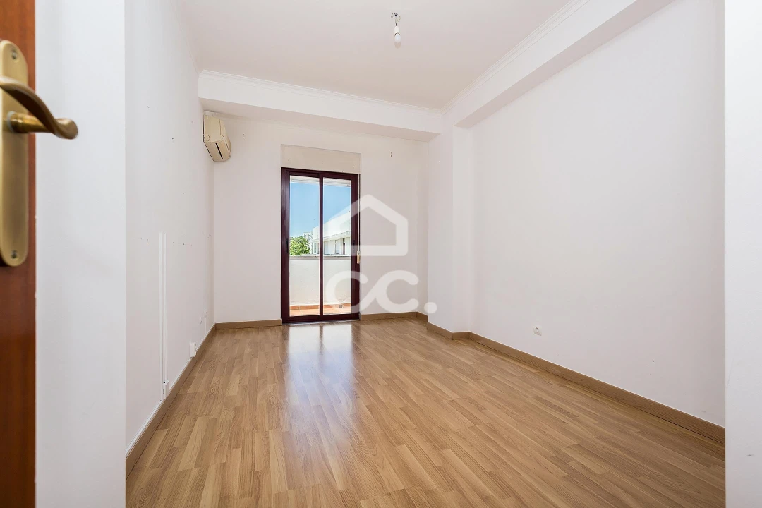 Apartamento T3 para Arrendamento em Malagueira e Horta das Figueiras Foto 8