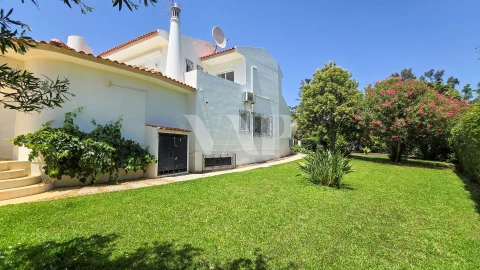 Moradia T3 para Venda em Quarteira
