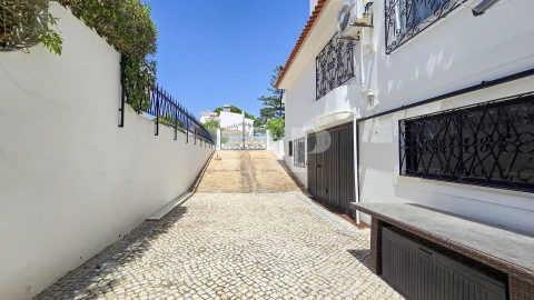 Moradia T3 para Venda em Quarteira