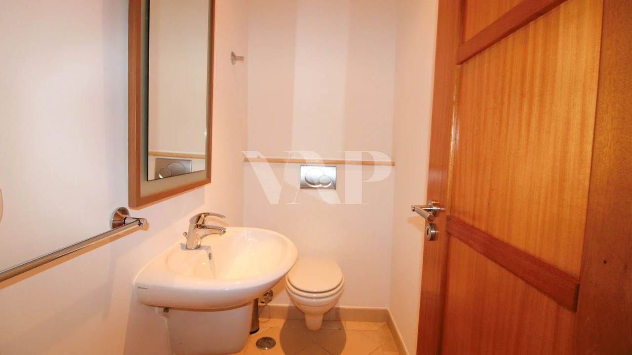 Apartamento T2 para Venda em Quarteira Foto 9