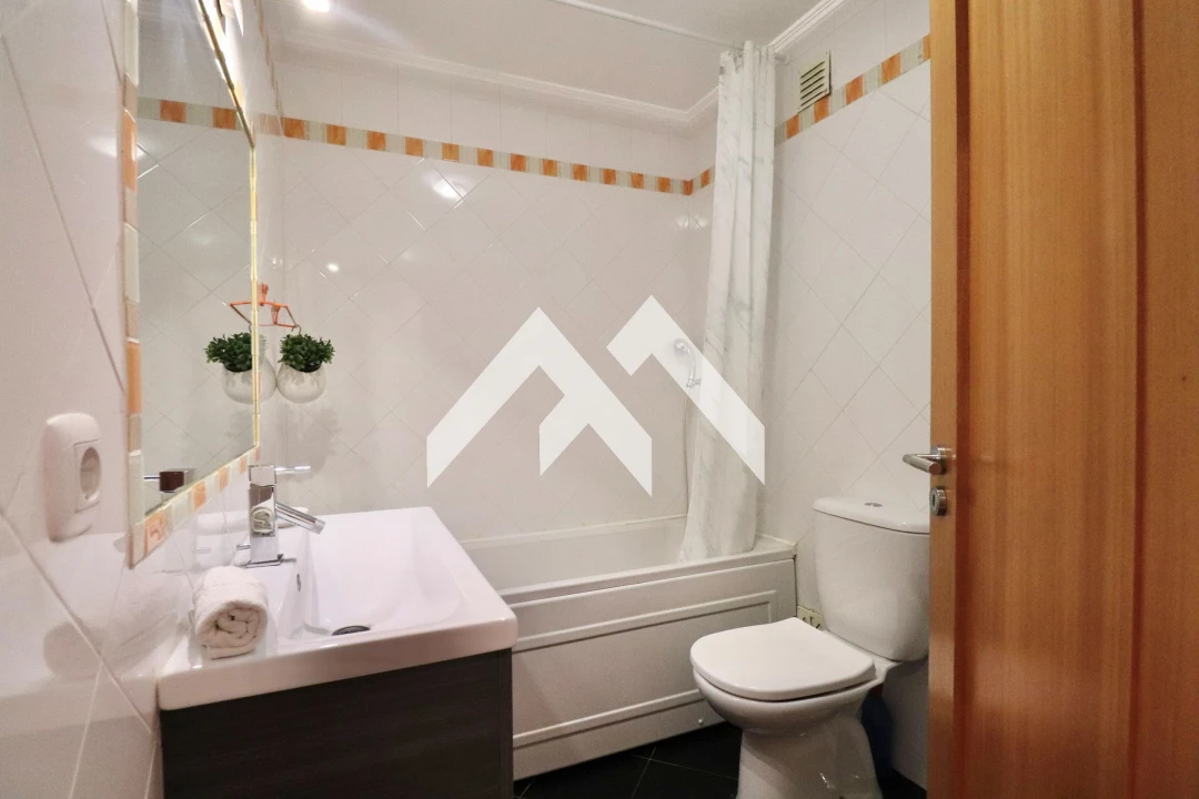 Apartamento T3 para Venda em Rio de Mouro Foto 18