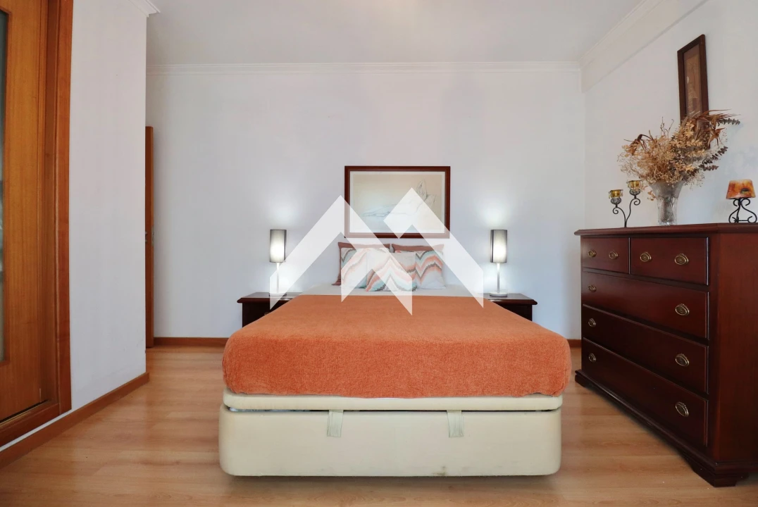 Apartamento T3 para Venda em Rio de Mouro Foto 2