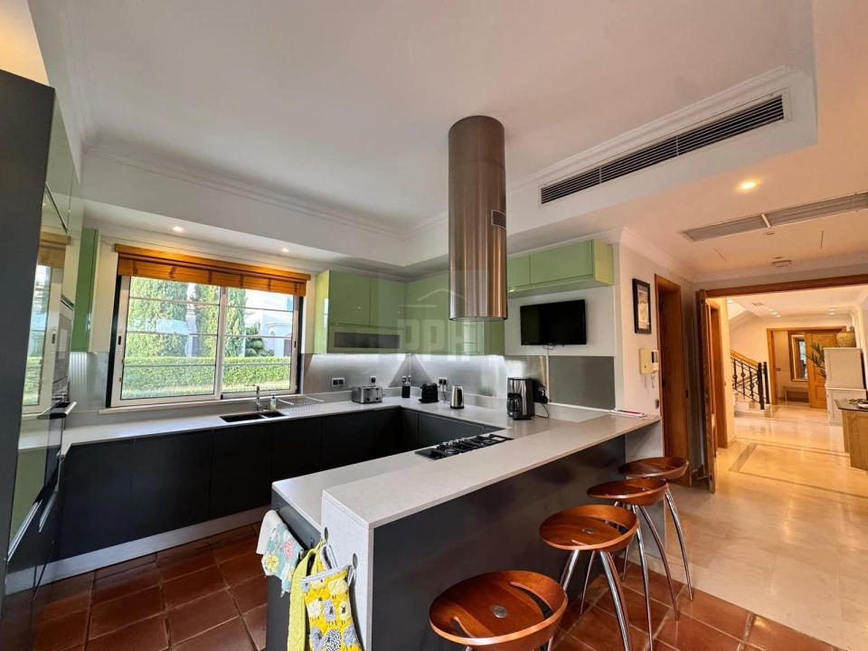 Apartamento T4 para Venda em Almancil Foto 14