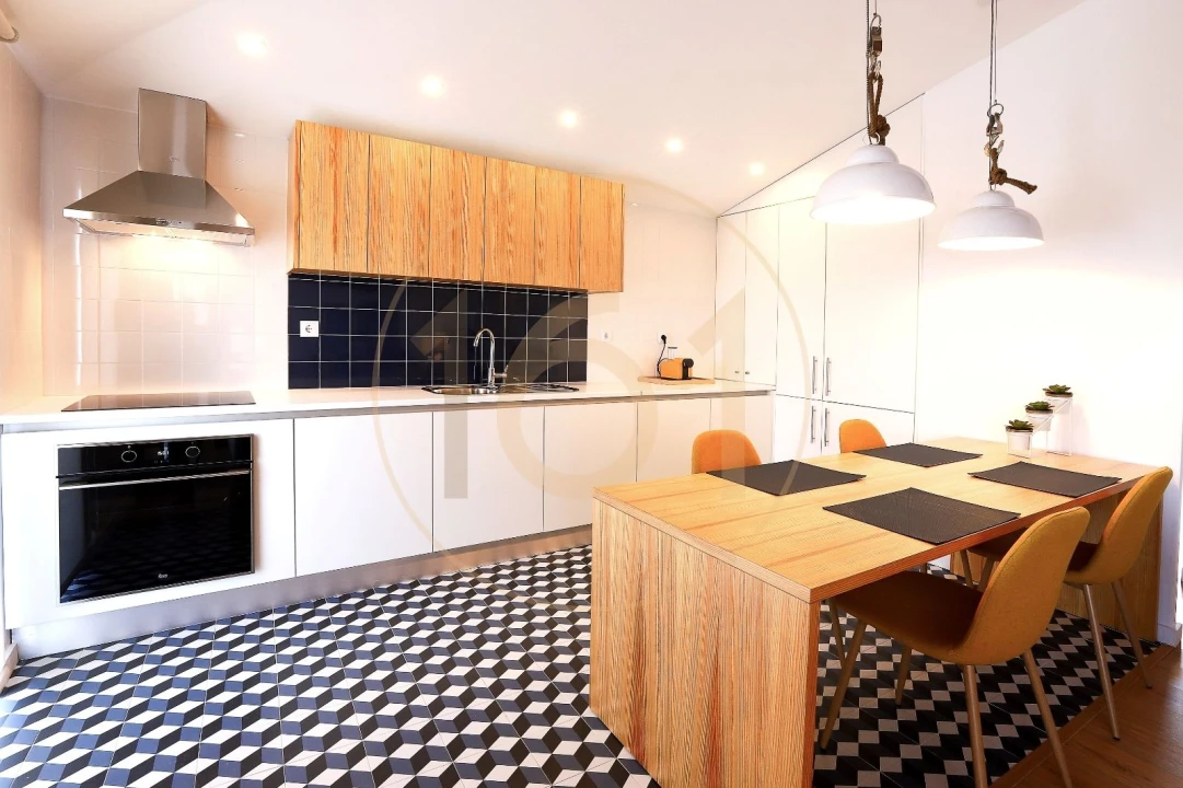 Apartamento T3 para Venda em Cedofeita, Santo Ildefonso, Sé, Miragaia, São Nicolau e Vitória Foto 3