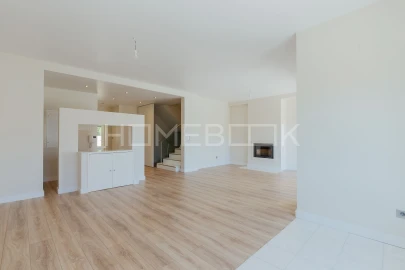 Moradia T4 para Venda em Agualva e Mira-Sintra