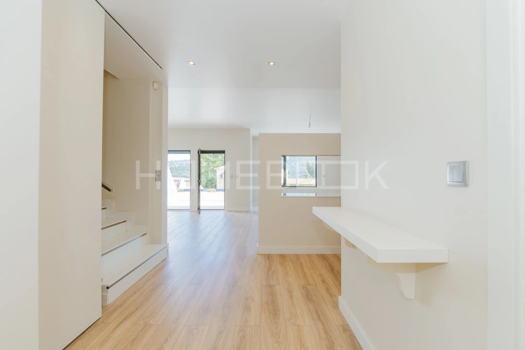 Moradia T4 para Venda em Agualva e Mira-Sintra Foto 3