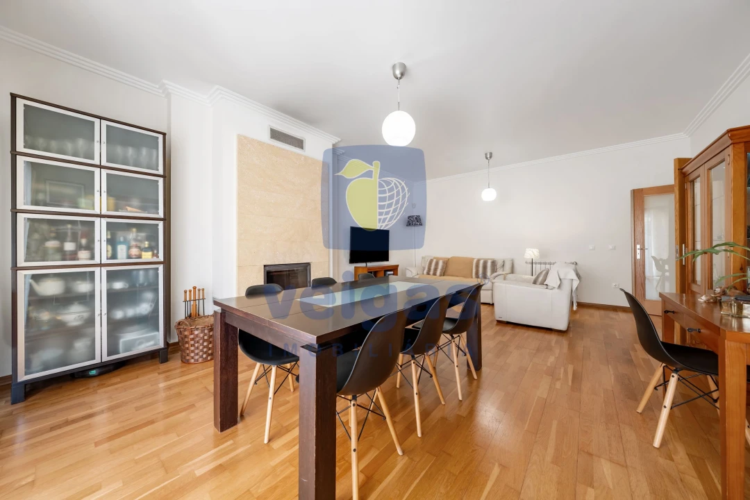 Moradia T4 para Venda em Alhos Vedros Foto 3