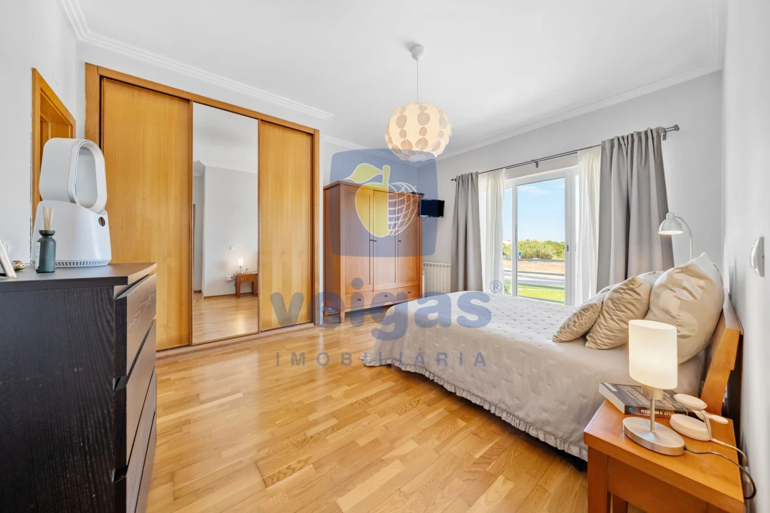 Moradia T4 para Venda em Alhos Vedros Foto 18
