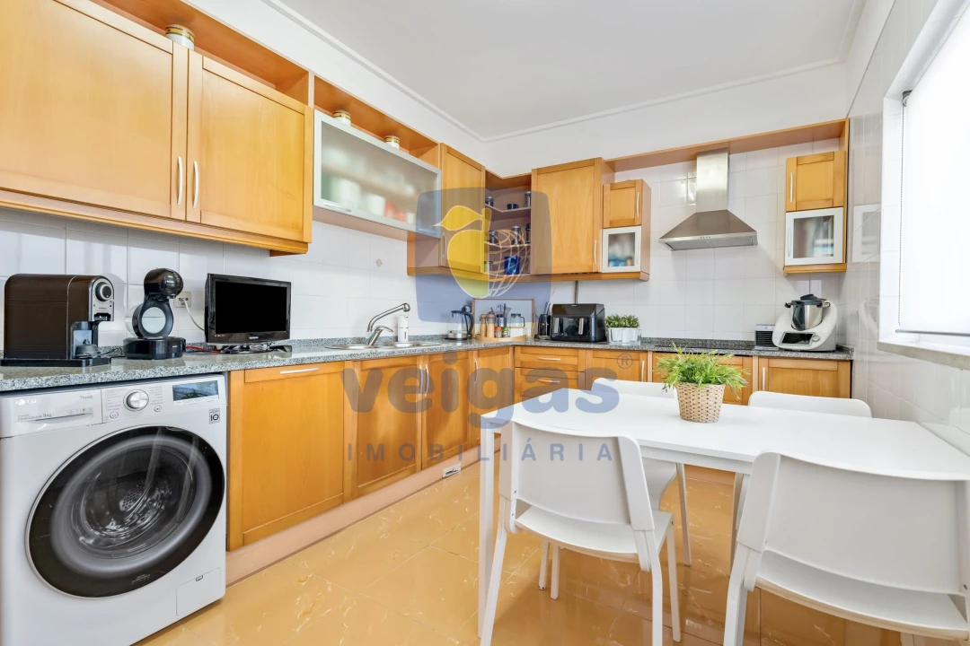 Moradia T4 para Venda em Alhos Vedros Foto 12