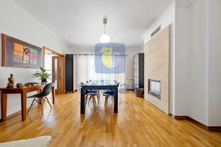 Moradia T4 para Venda em Alhos Vedros Foto 5