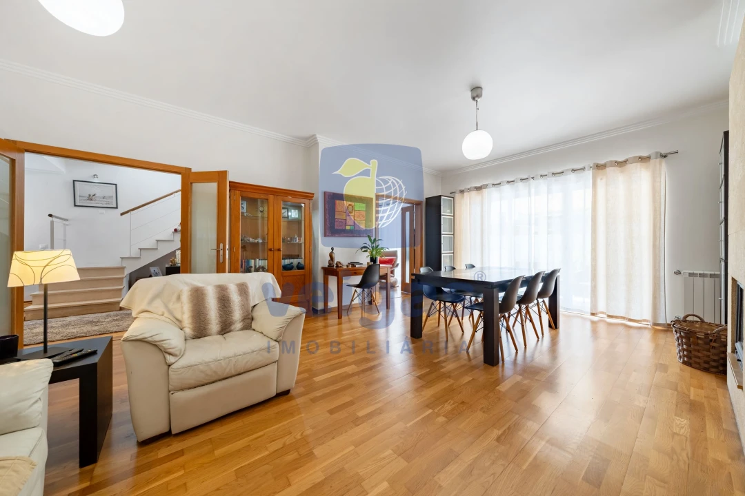 Moradia T4 para Venda em Alhos Vedros Foto 6