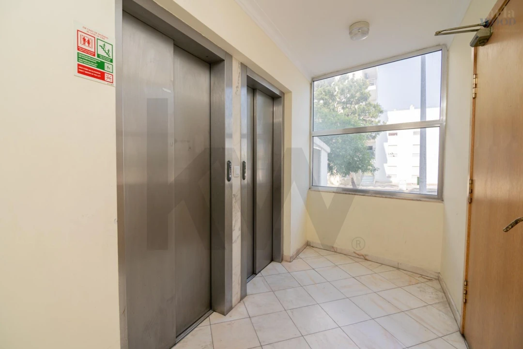 Apartamento T1 para Venda em Portimão Foto 5