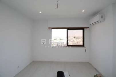 Apartamento T1 para Venda em Albufeira e Olhos de Água
