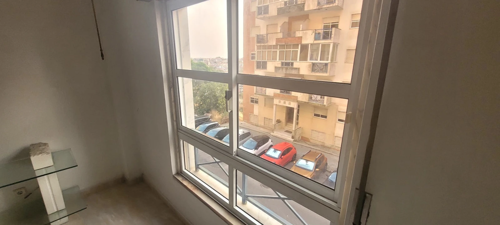 Apartamento T2 para Venda em Algueirão-Mem Martins Foto 1