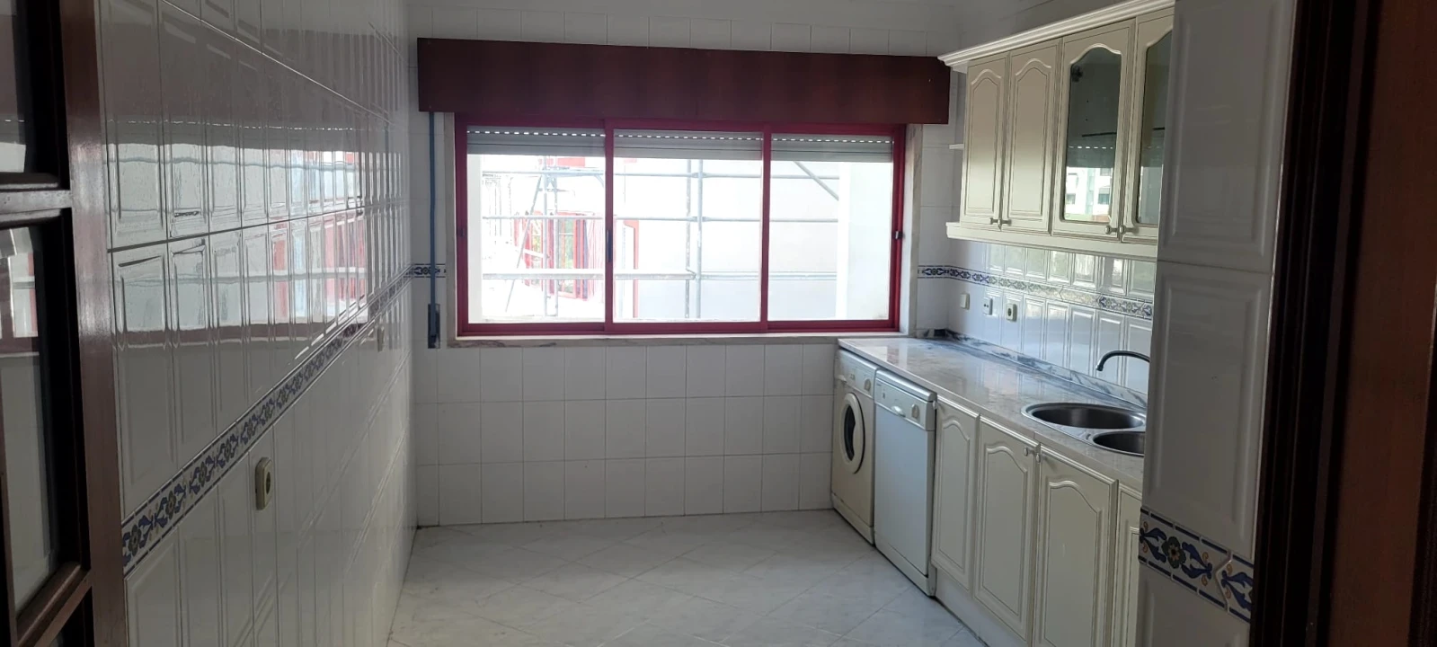 Apartamento T2 para Venda em Agualva e Mira-Sintra Foto 1