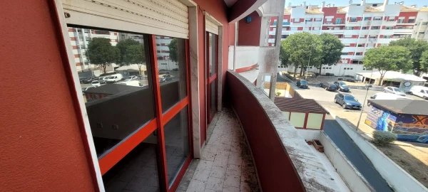 Apartamento T2 para Venda em Agualva e Mira-Sintra