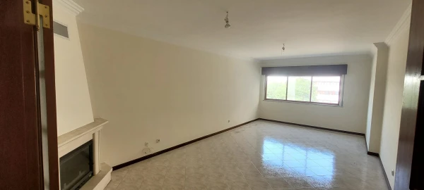 Apartamento T2 para Venda em Agualva e Mira-Sintra