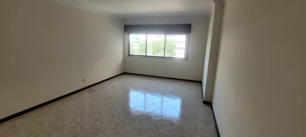 Apartamento T2 para Venda em Agualva e Mira-Sintra