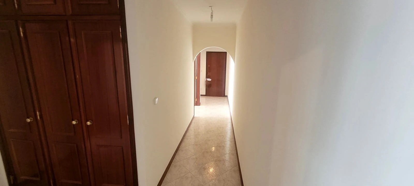 Apartamento T2 para Venda em Agualva e Mira-Sintra Foto 17