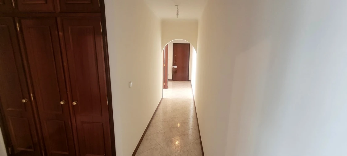 Apartamento T2 para Venda em Agualva e Mira-Sintra Foto 17
