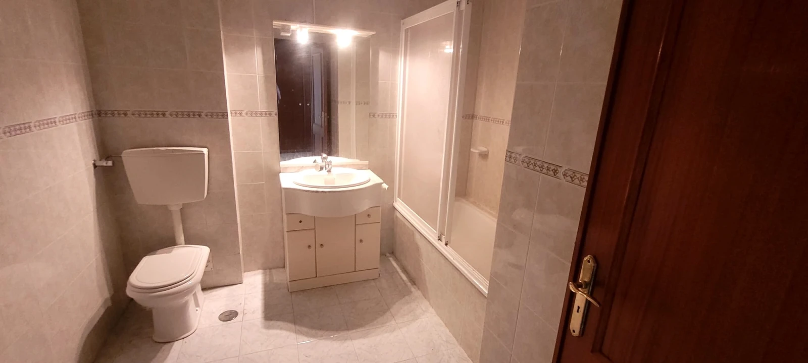 Apartamento T2 para Venda em Agualva e Mira-Sintra Foto 14