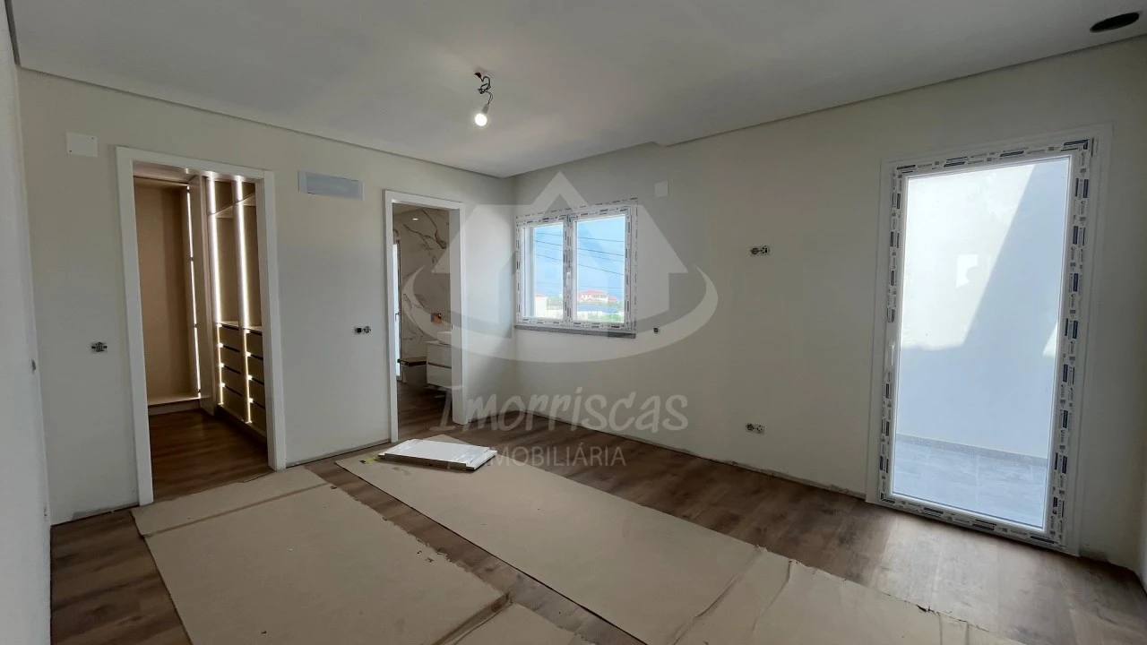 Moradia T3 para Venda em Santa Barbara Foto 17