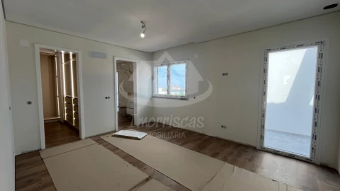 Moradia T3 para Venda em Santa Barbara