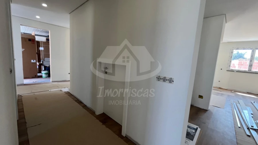 Moradia T3 para Venda em Santa Barbara Foto 32