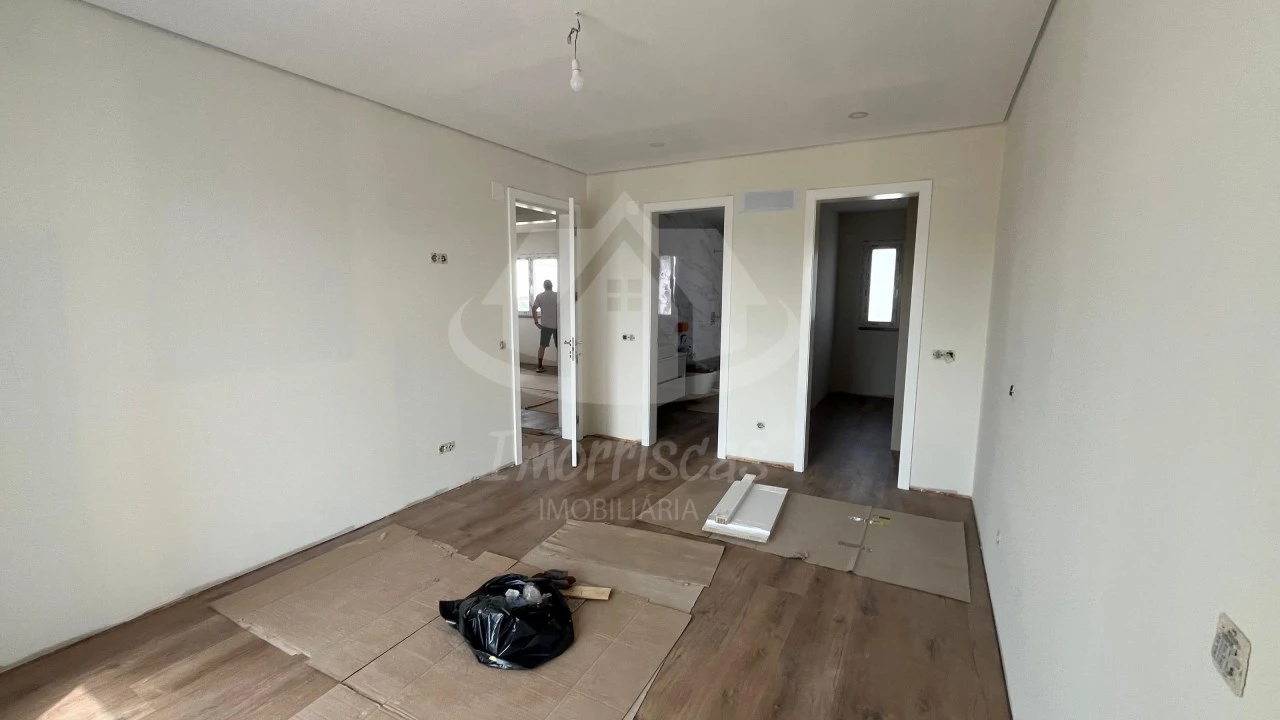 Moradia T3 para Venda em Santa Barbara Foto 20