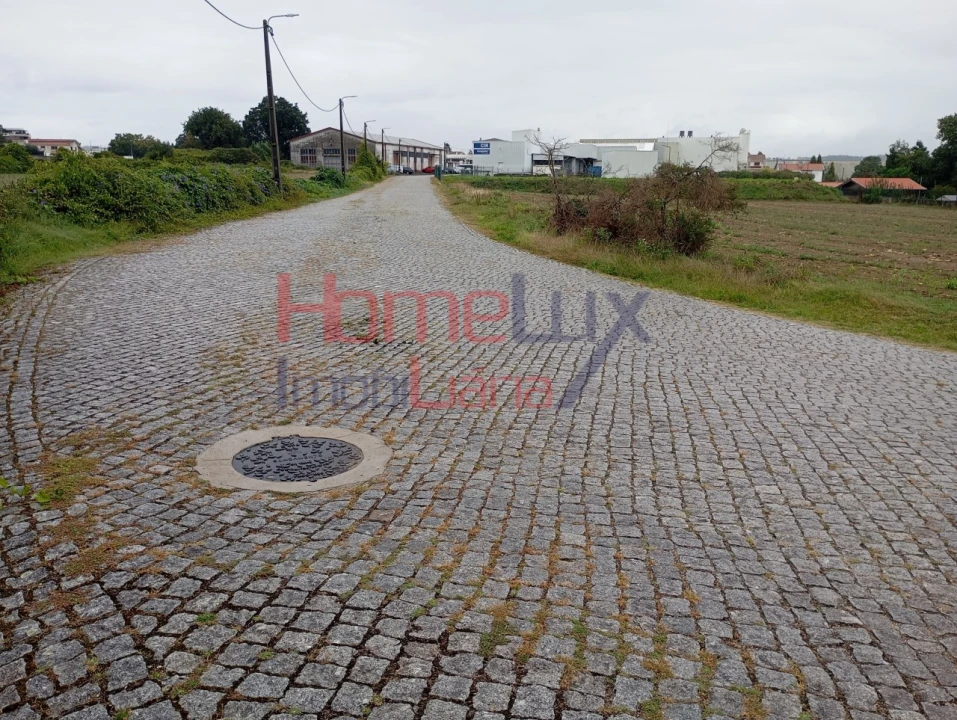 Terreno para Venda em Castêlo da Maia Foto 4