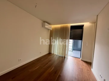 Apartamento T1 para Arrendamento em Mafamude e Vilar do Paraíso