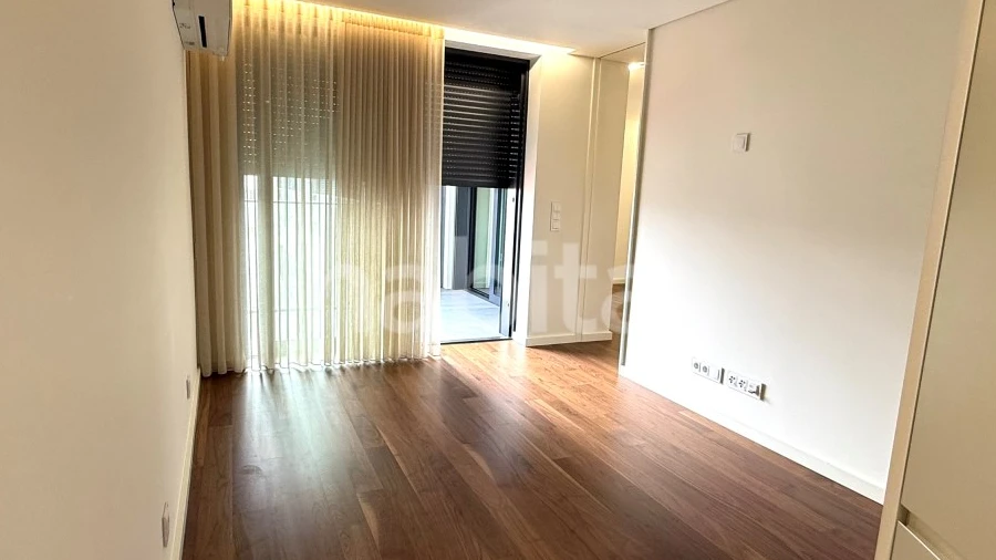 Apartamento T1 para Arrendamento em Mafamude e Vilar do Paraíso