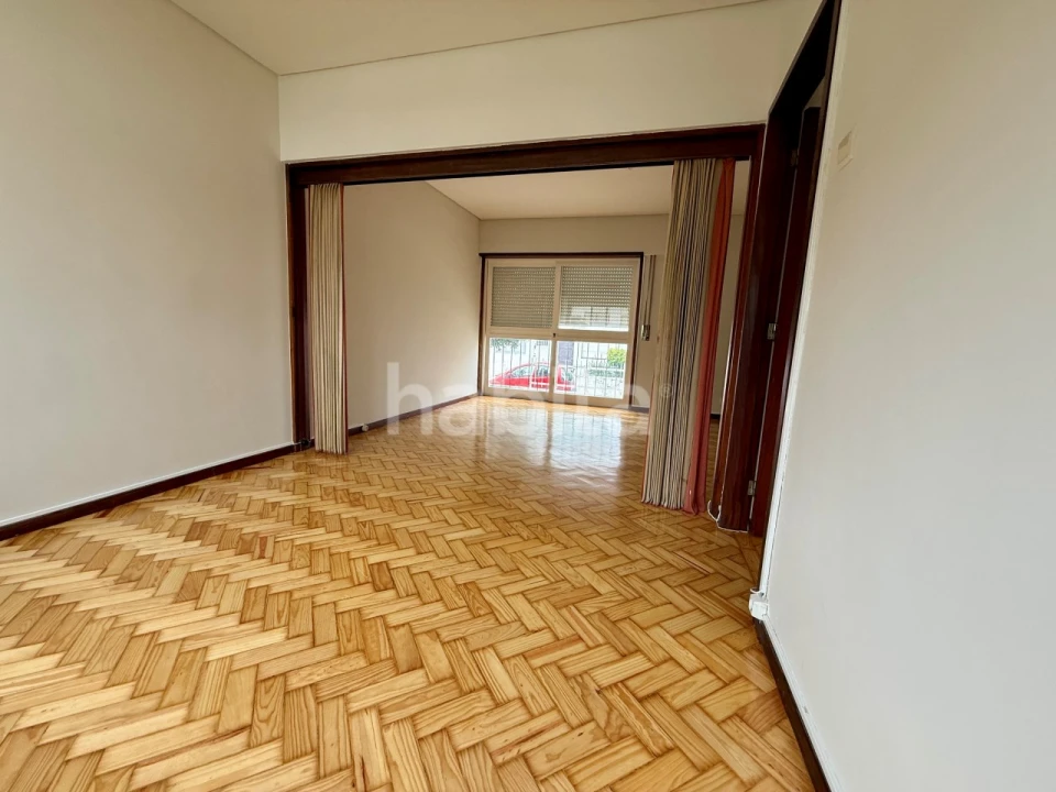 Moradia T6 para Venda em Mafamude e Vilar do Paraíso Foto 3