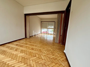 Moradia T6 para Venda em Mafamude e Vilar do Paraíso